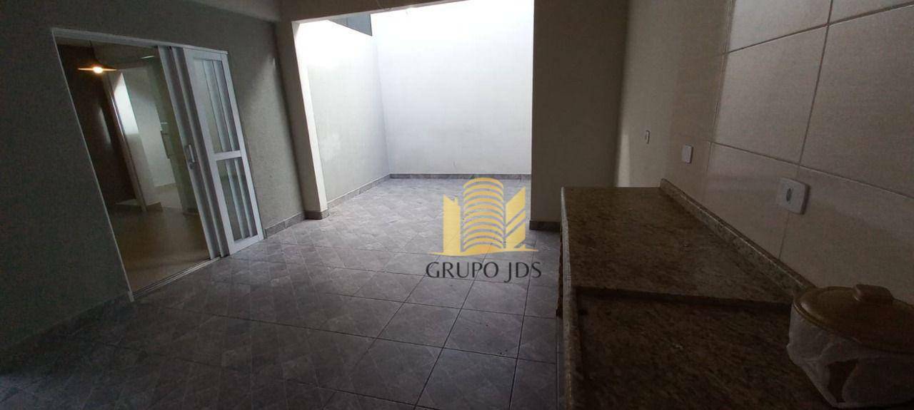 Sobrado à venda com 3 quartos, 200m² - Foto 9