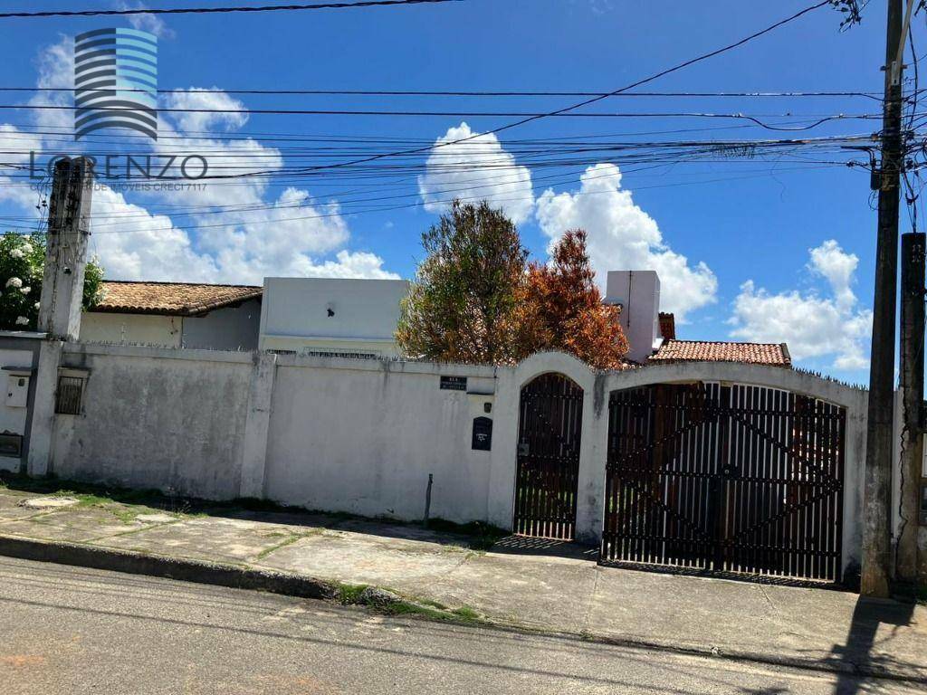 Casa de Condomínio à venda e aluguel com 5 quartos, 250m² - Foto 2