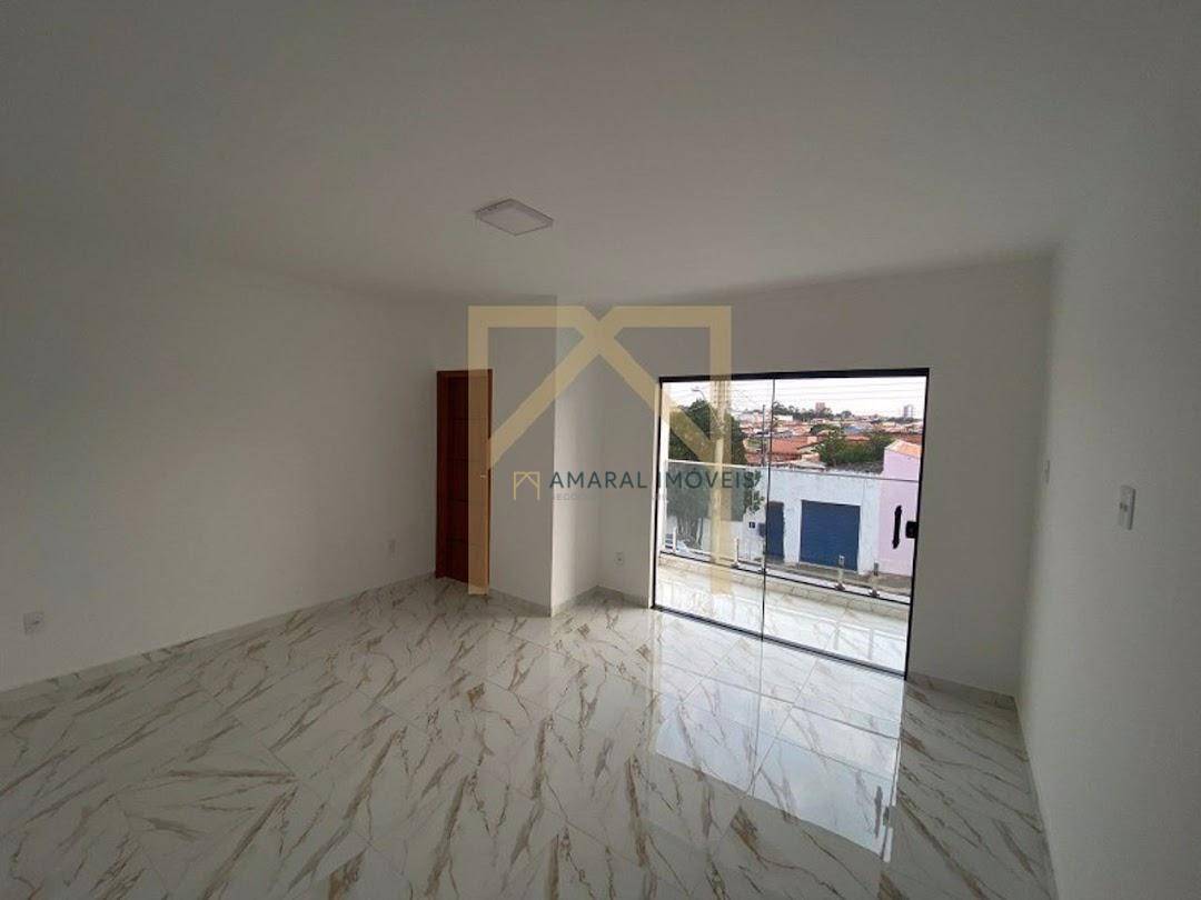 Casa à venda com 3 quartos, 160m² - Foto 2