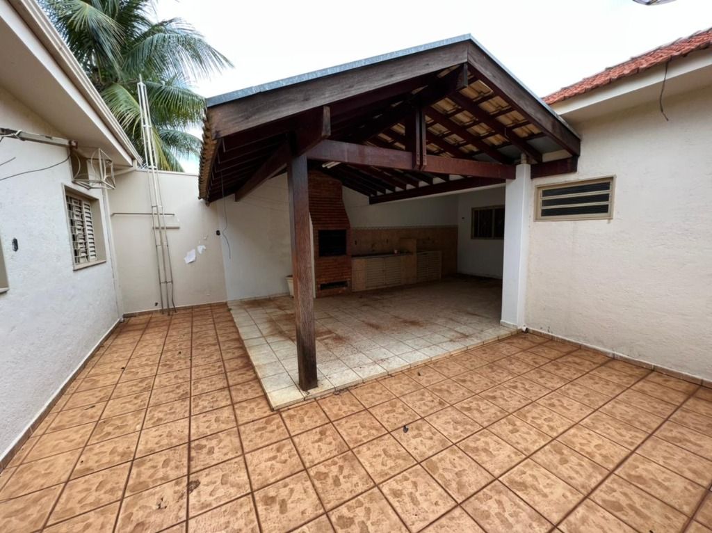 Casa à venda com 6 quartos, 256m² - Foto 38