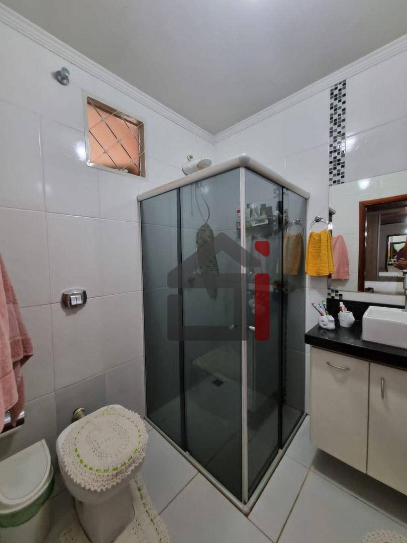 Casa à venda com 3 quartos, 200M2 - Foto 4