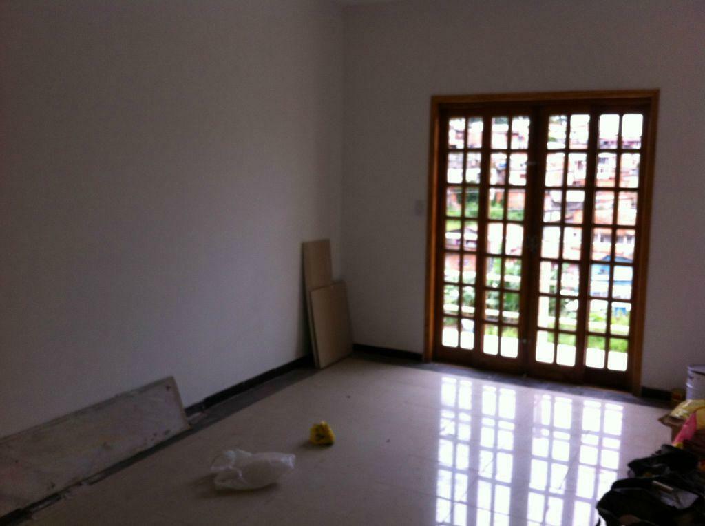 Casa à venda com 3 quartos, 110m² - Foto 2