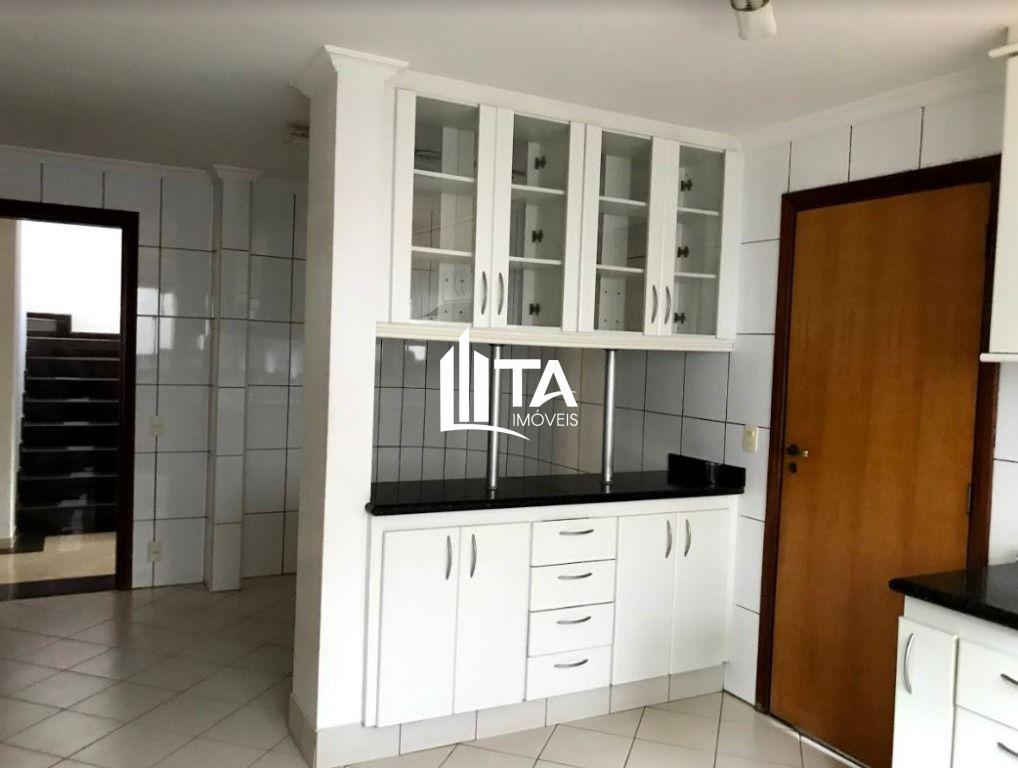 Casa para alugar com 5 quartos, 350m² - Foto 19