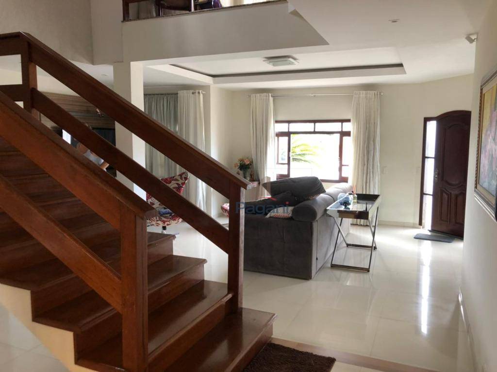 Casa para alugar com 4 quartos, 450m² - Foto 7