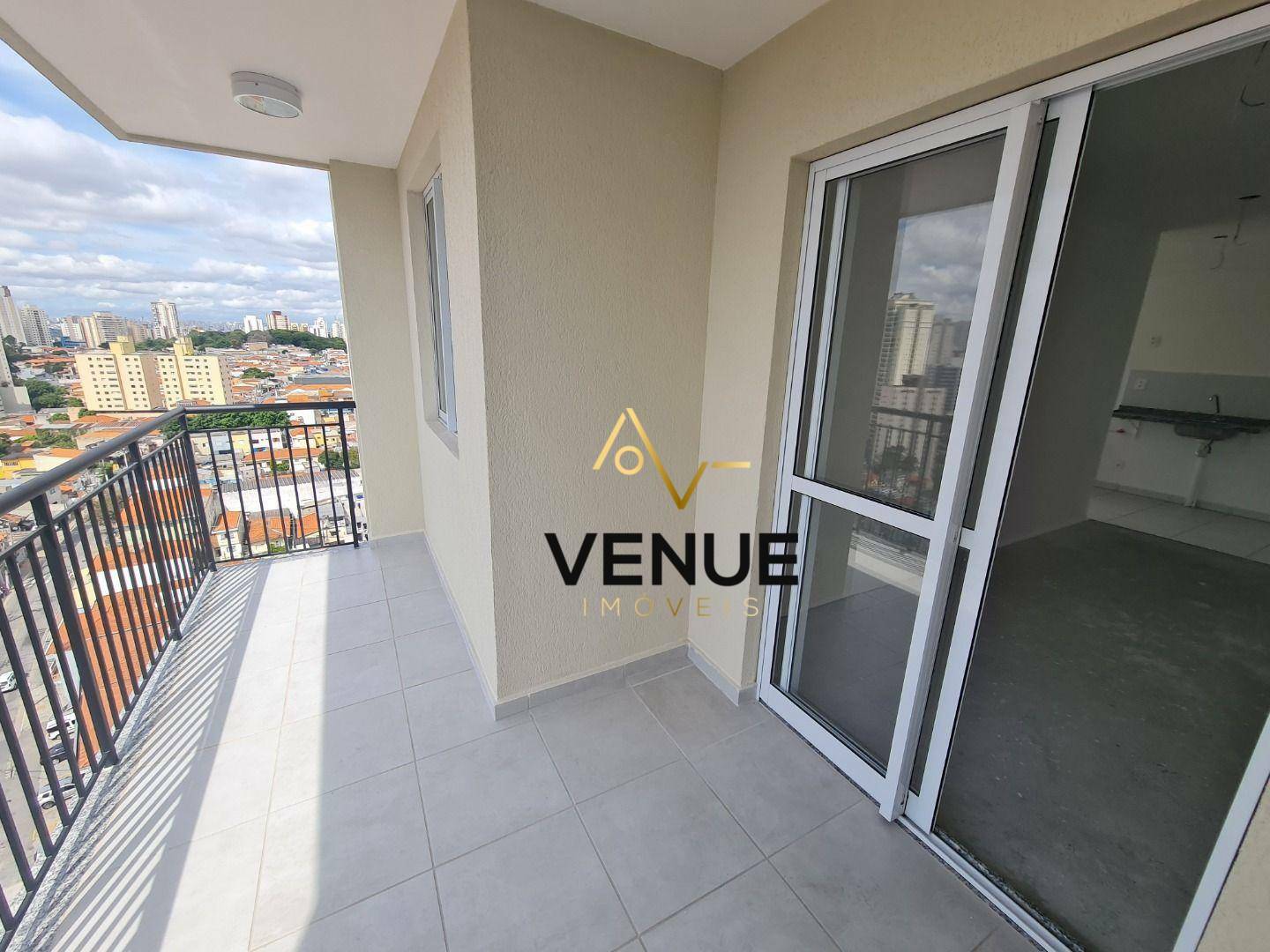 Apartamento à venda com 3 quartos, 67m² - Foto 2