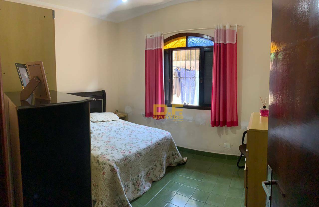 Casa à venda com 2 quartos, 1m² - Foto 1