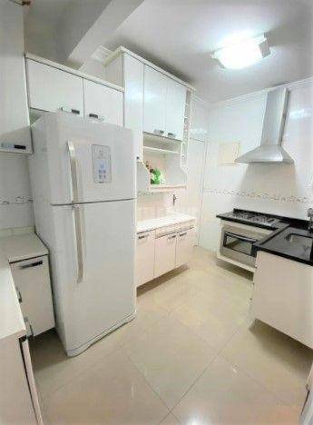 Apartamento à venda com 2 quartos, 74m² - Foto 4