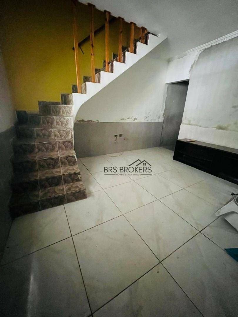 Sobrado à venda com 2 quartos, 74m² - Foto 4