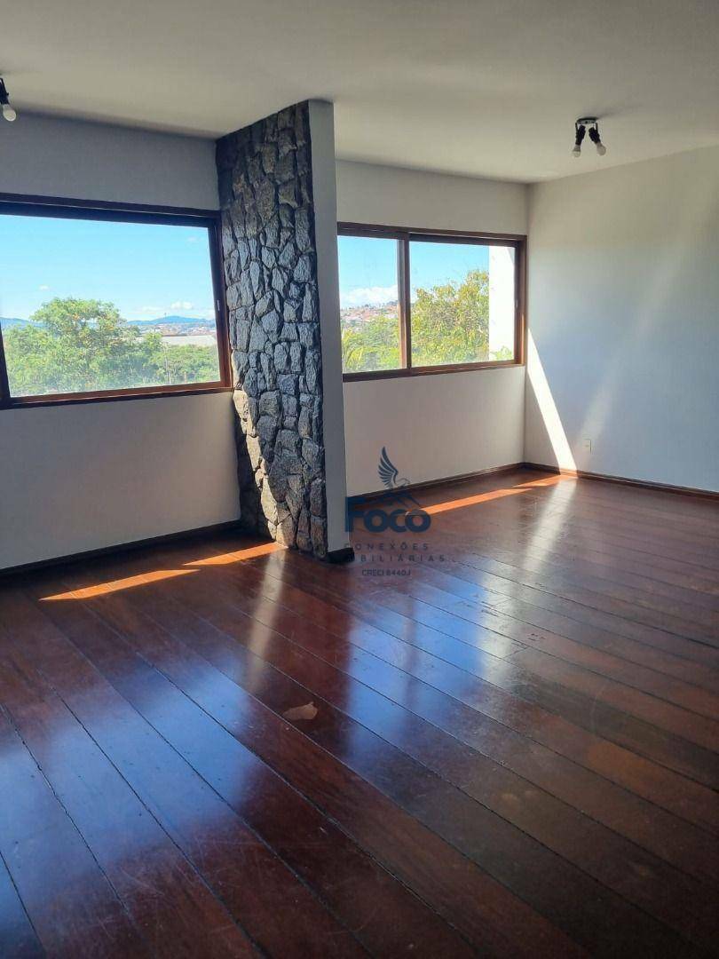 Apartamento à venda com 3 quartos, 180m² - Foto 1