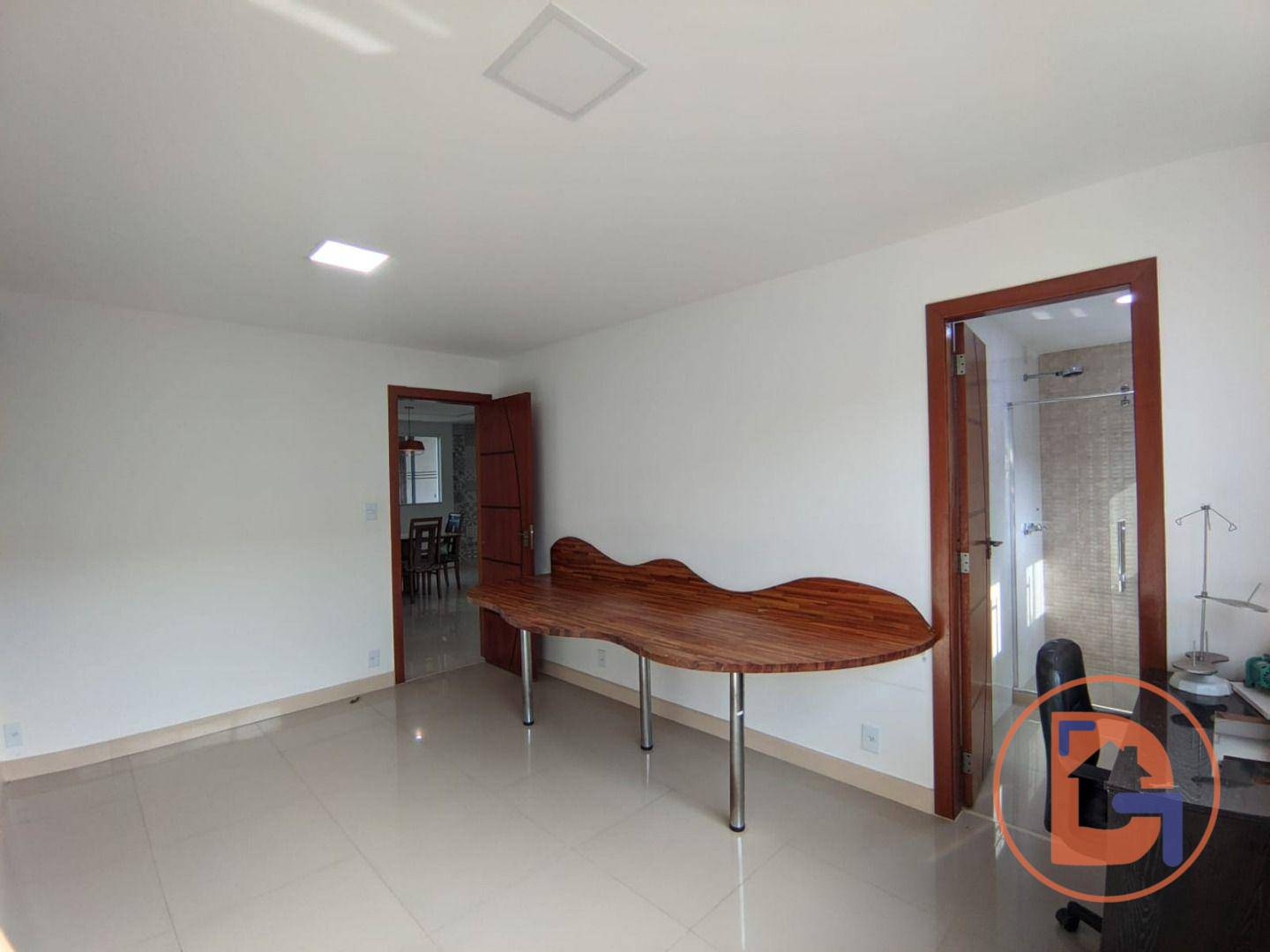 Casa à venda com 5 quartos, 240m² - Foto 19