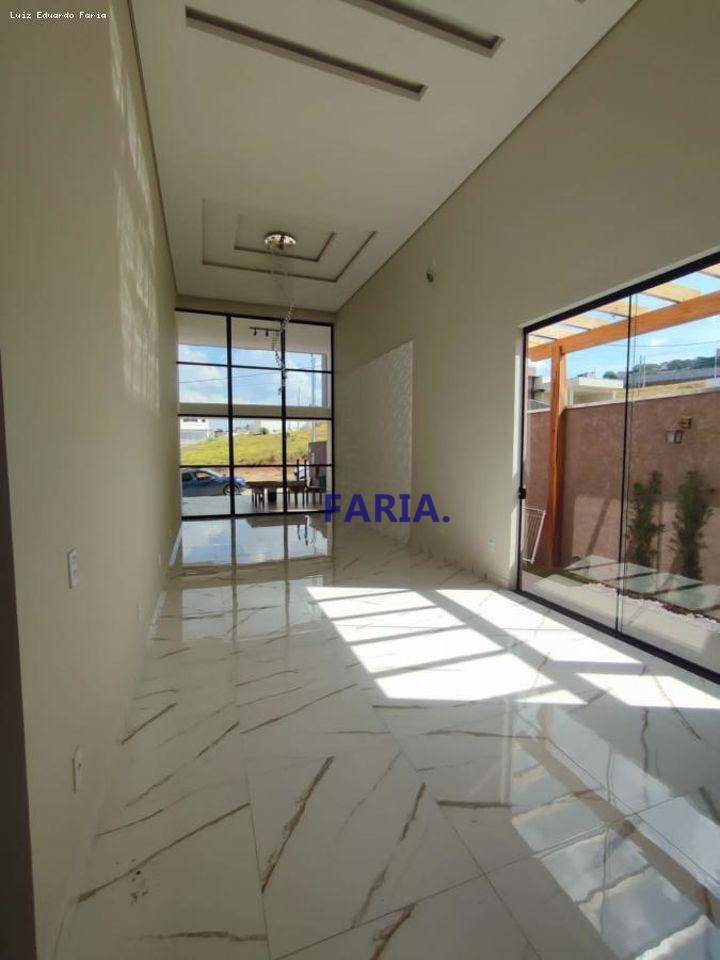 Casa à venda com 3 quartos, 200m² - Foto 5