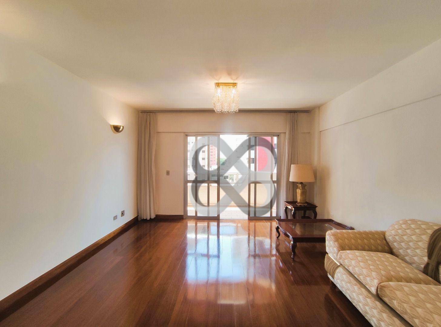 Apartamento para alugar com 3 quartos, 230m² - Foto 1