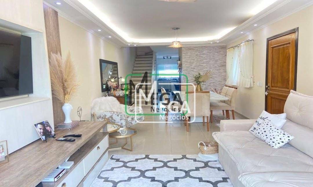 Casa à venda com 3 quartos, 240m² - Foto 1