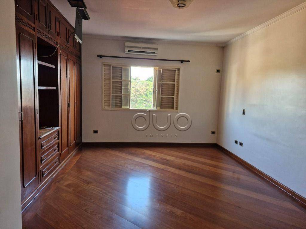 Casa à venda com 3 quartos, 224m² - Foto 9