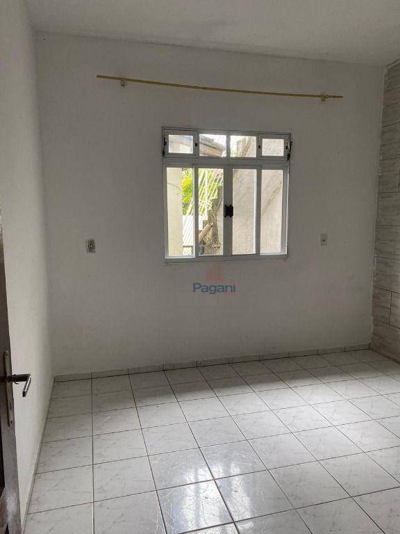 Casa à venda com 8 quartos, 264m² - Foto 17