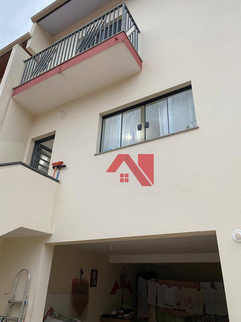 Casa à venda com 4 quartos, 204m² - Foto 13