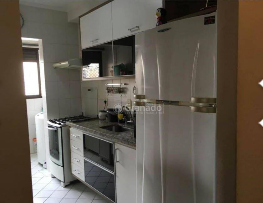 Apartamento à venda com 2 quartos, 66m² - Foto 4