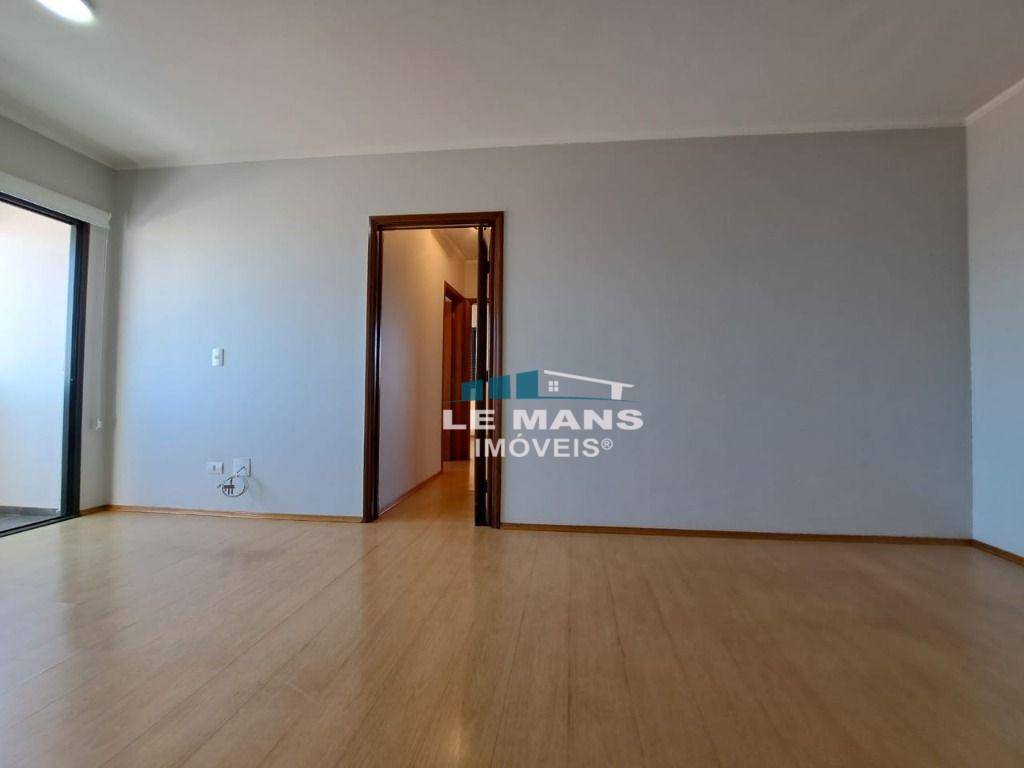 Apartamento à venda com 3 quartos, 75m² - Foto 8