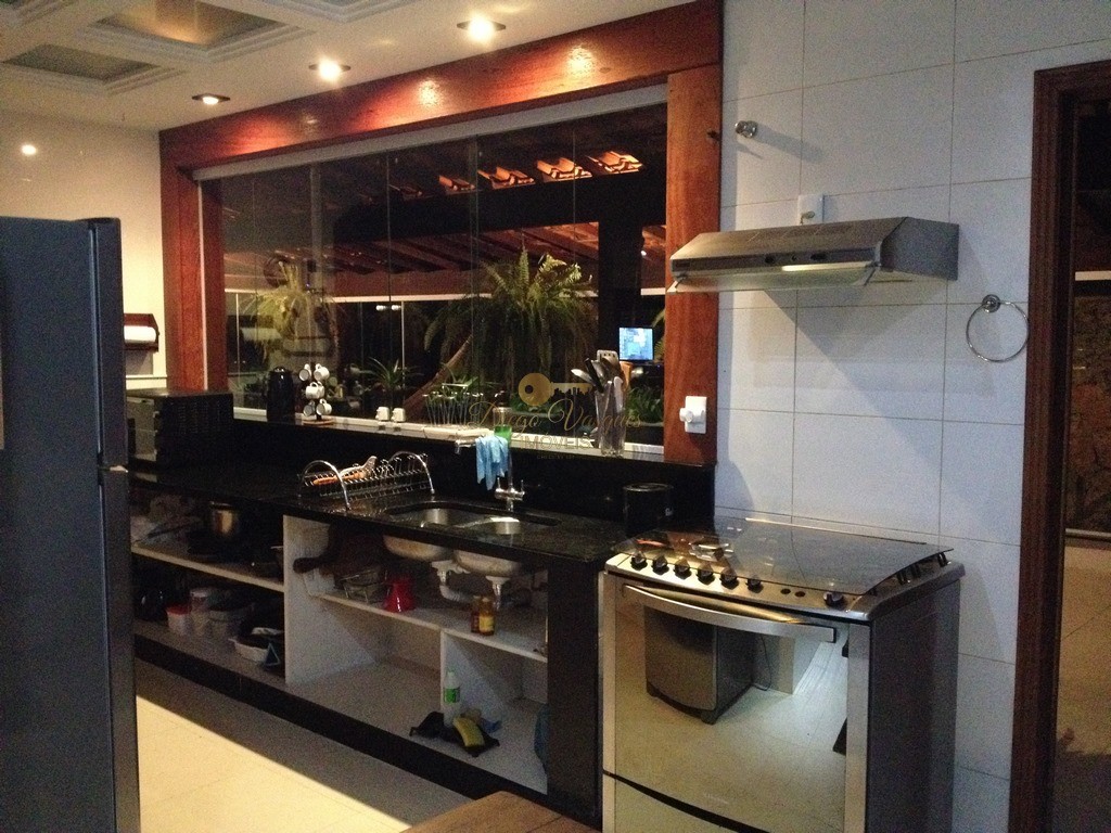 Casa à venda com 5 quartos, 271m² - Foto 18