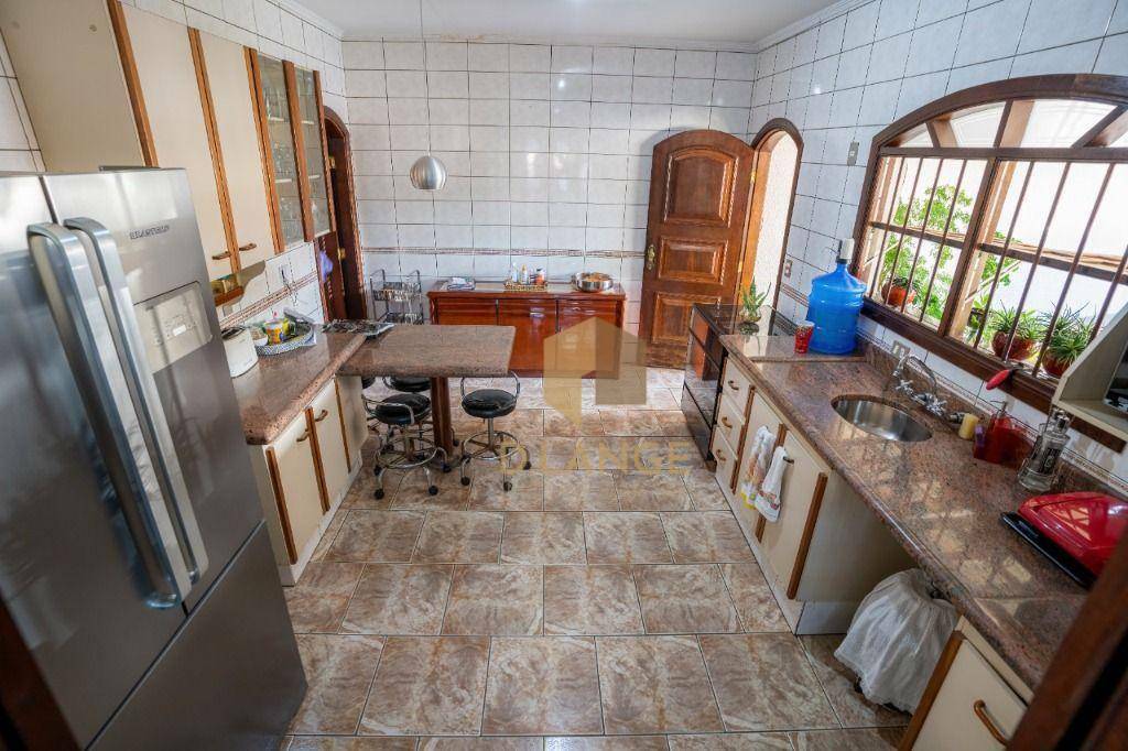 Casa à venda com 2 quartos, 196m² - Foto 7