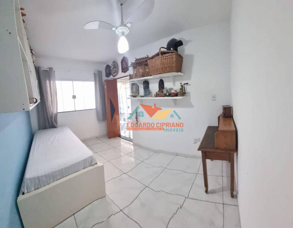 Casa à venda com 4 quartos, 200m² - Foto 18