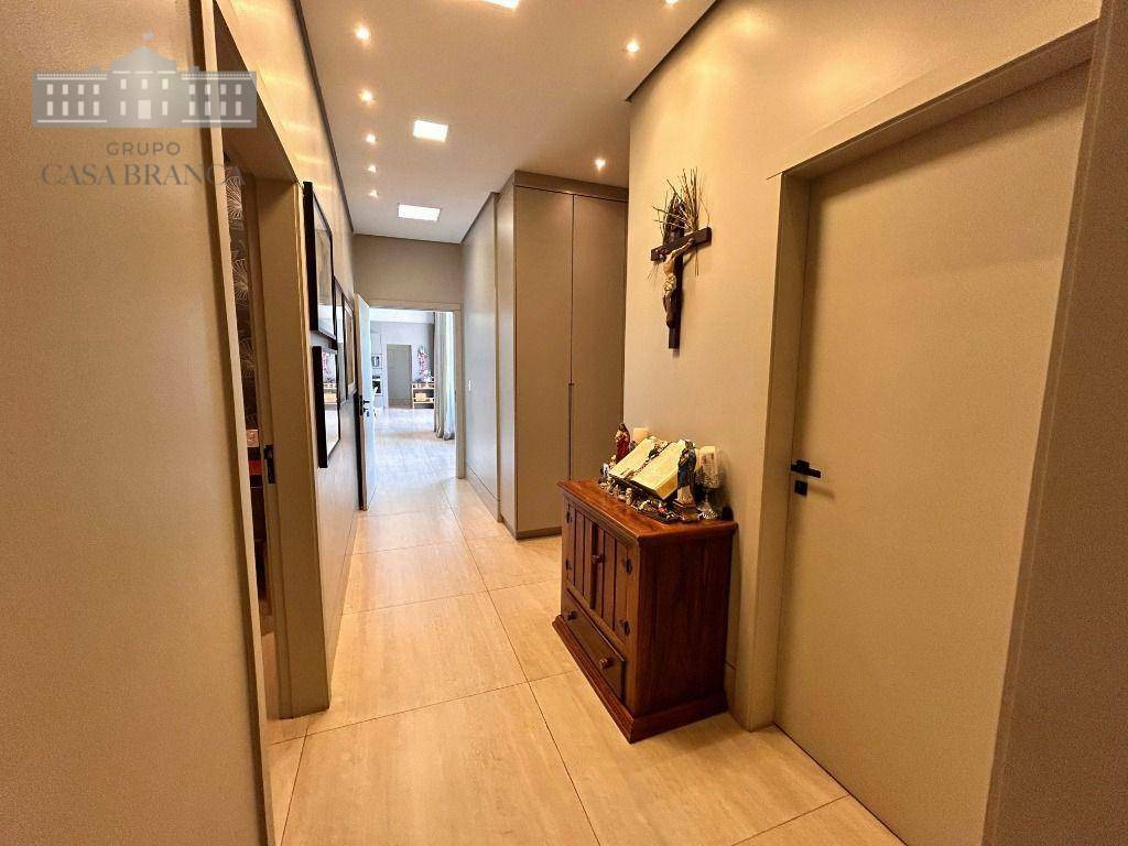 Casa de Condomínio à venda com 4 quartos, 330m² - Foto 3