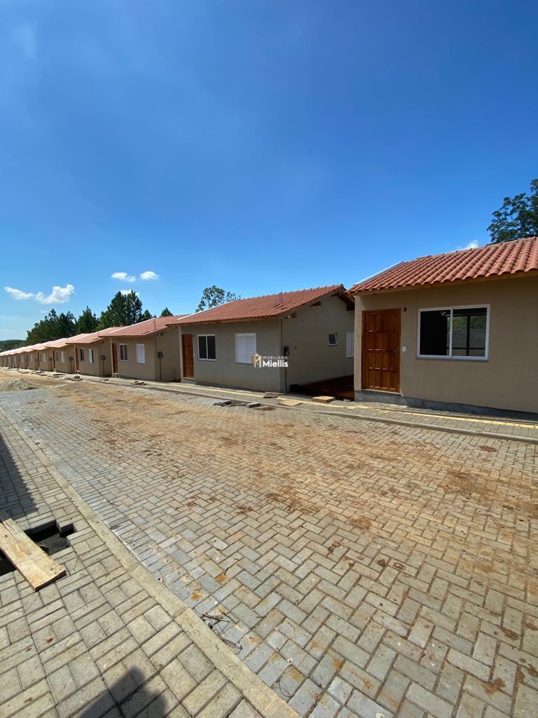 Casa à venda com 2 quartos, 50m² - Foto 4