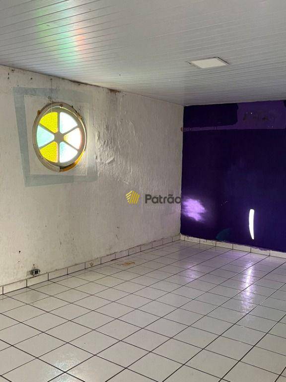 Casa para alugar com 3 quartos, 420m² - Foto 7