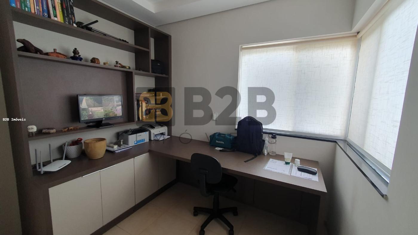 Casa à venda com 3 quartos, 358m² - Foto 10