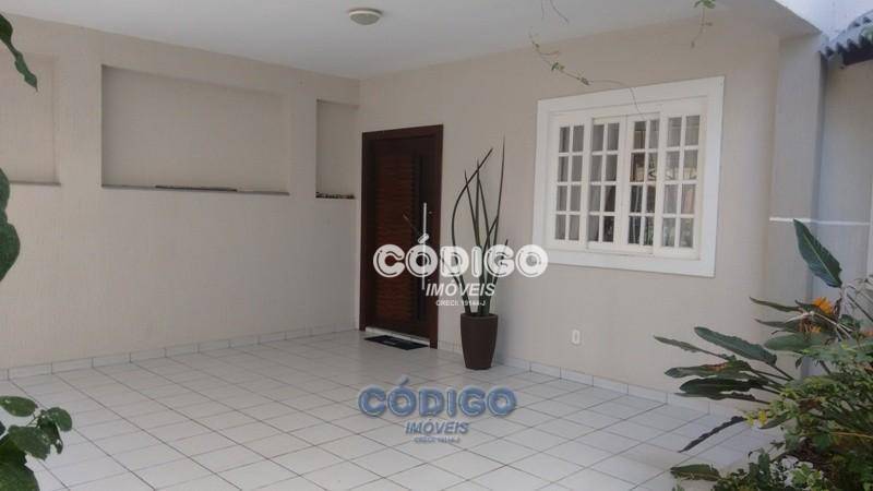 Sobrado à venda com 3 quartos, 480m² - Foto 2