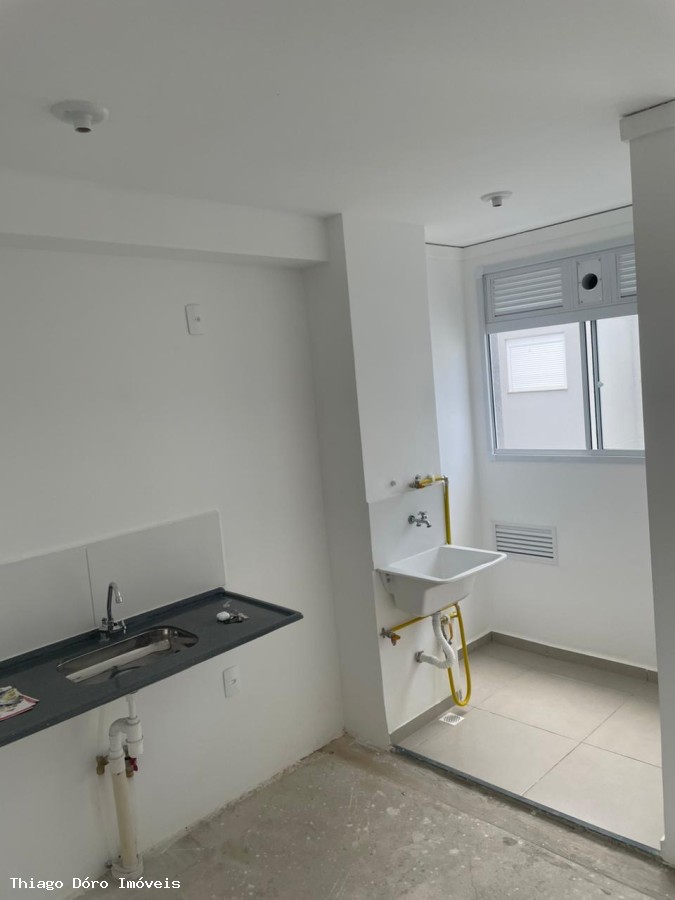 Apartamento à venda com 2 quartos, 37m² - Foto 3