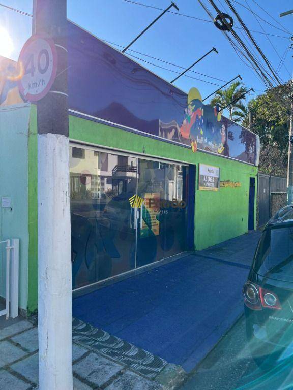 Casa para alugar com 3 quartos, 420m² - Foto 2