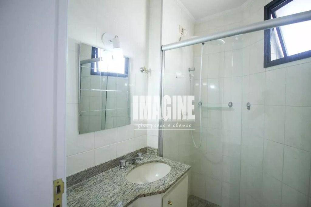 Apartamento à venda com 3 quartos, 95m² - Foto 18