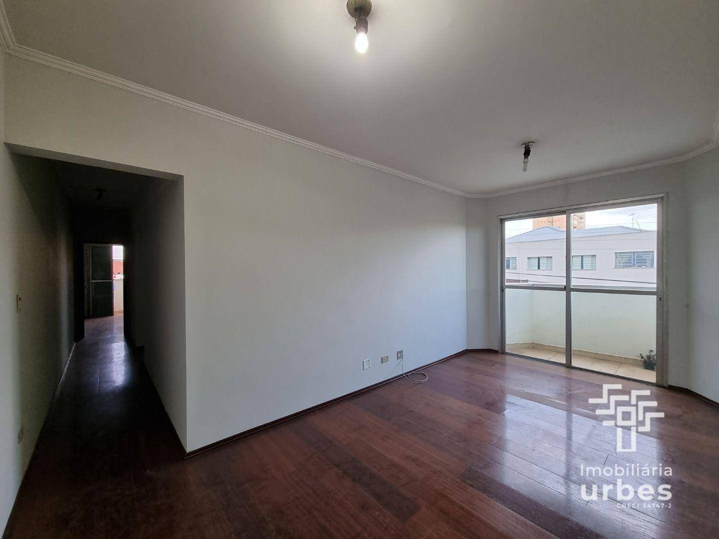 Apartamento à venda com 3 quartos, 115m² - Foto 2