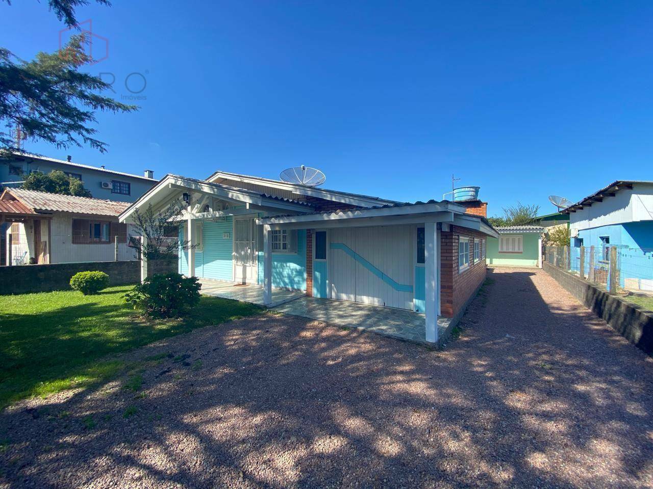 Casa à venda com 5 quartos, 220m² - Foto 1