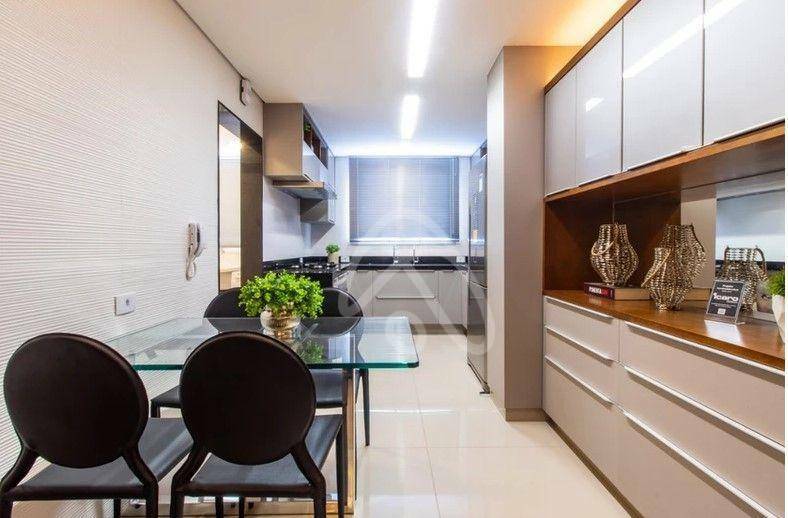 Apartamento à venda com 4 quartos, 216m² - Foto 7