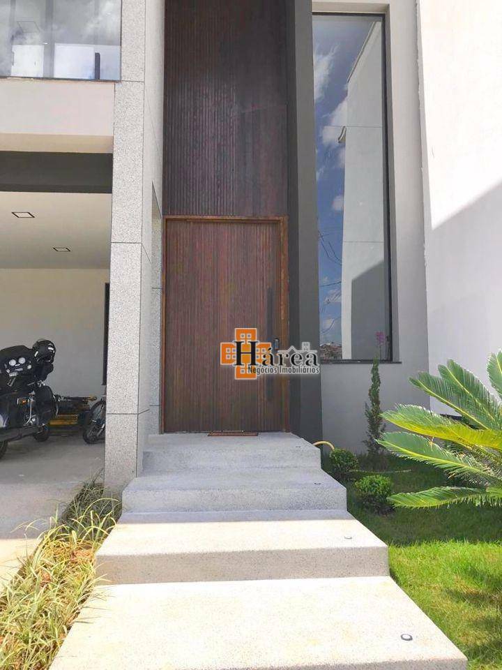 Sobrado à venda com 4 quartos, 300m² - Foto 1