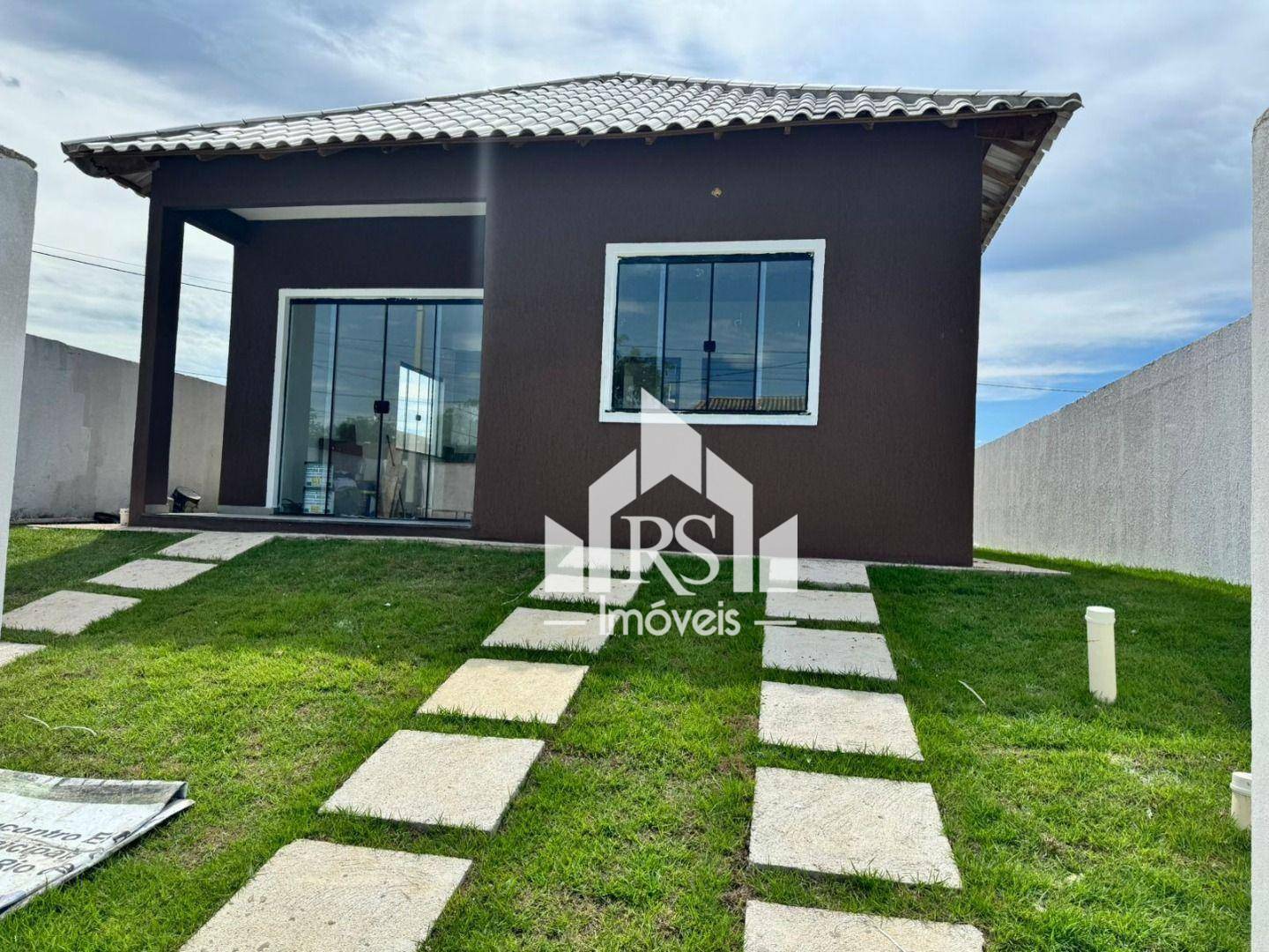 Casa à venda com 2 quartos, 71m² - Foto 1