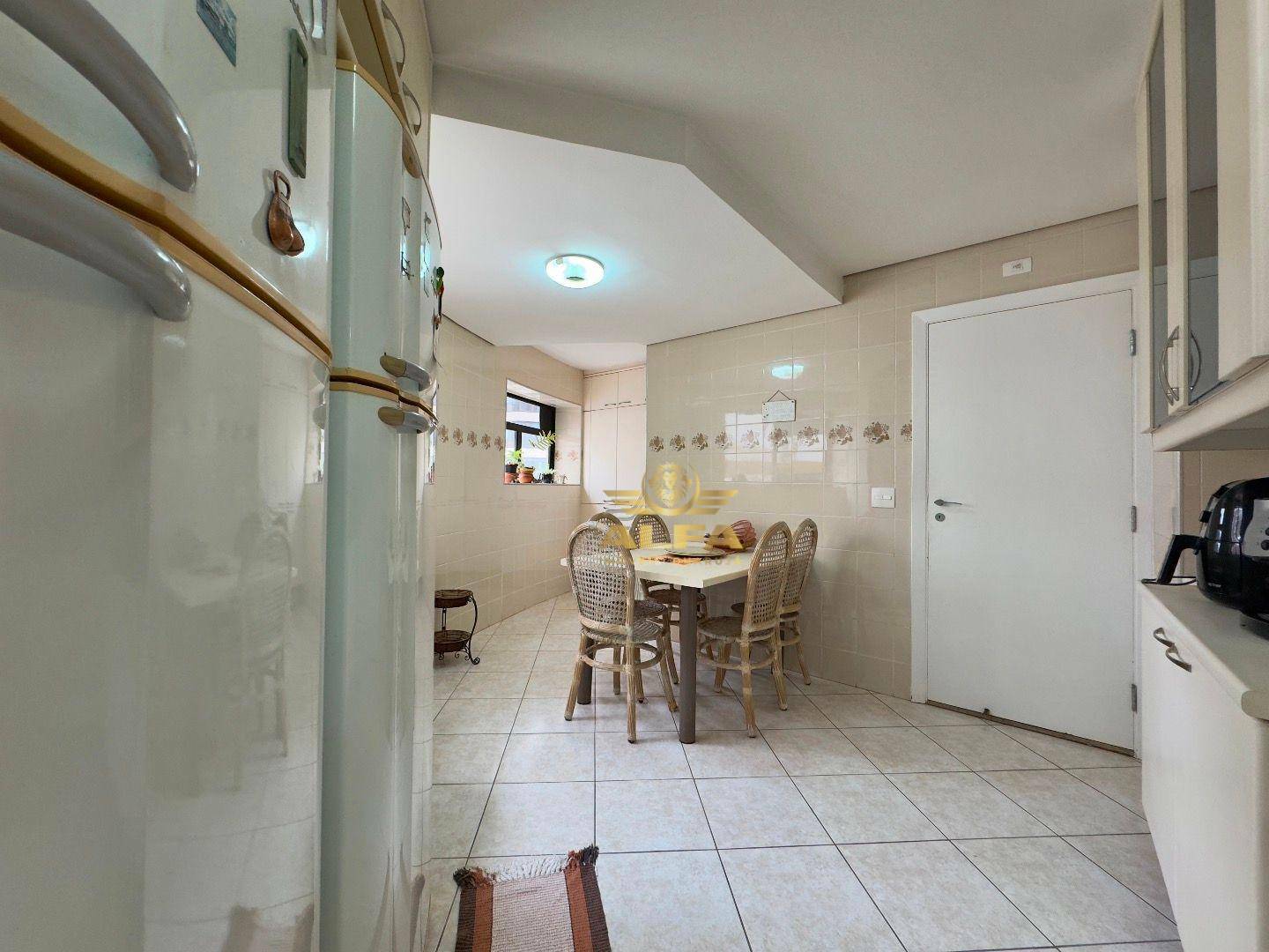 Apartamento à venda com 3 quartos, 200m² - Foto 24