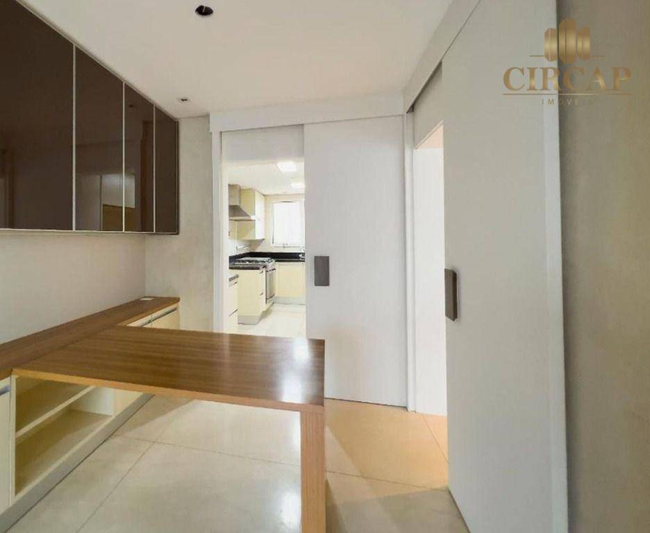 Apartamento à venda com 3 quartos, 223m² - Foto 6