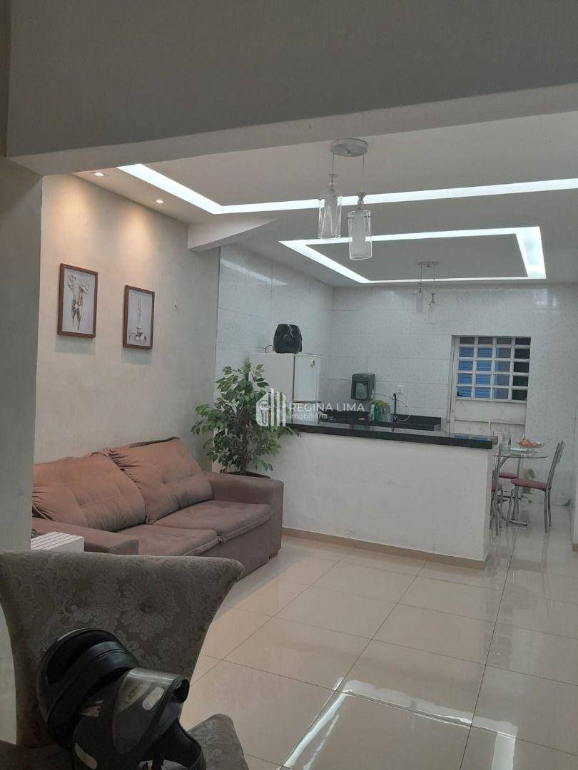 Casa à venda com 3 quartos, 200M2 - Foto 1