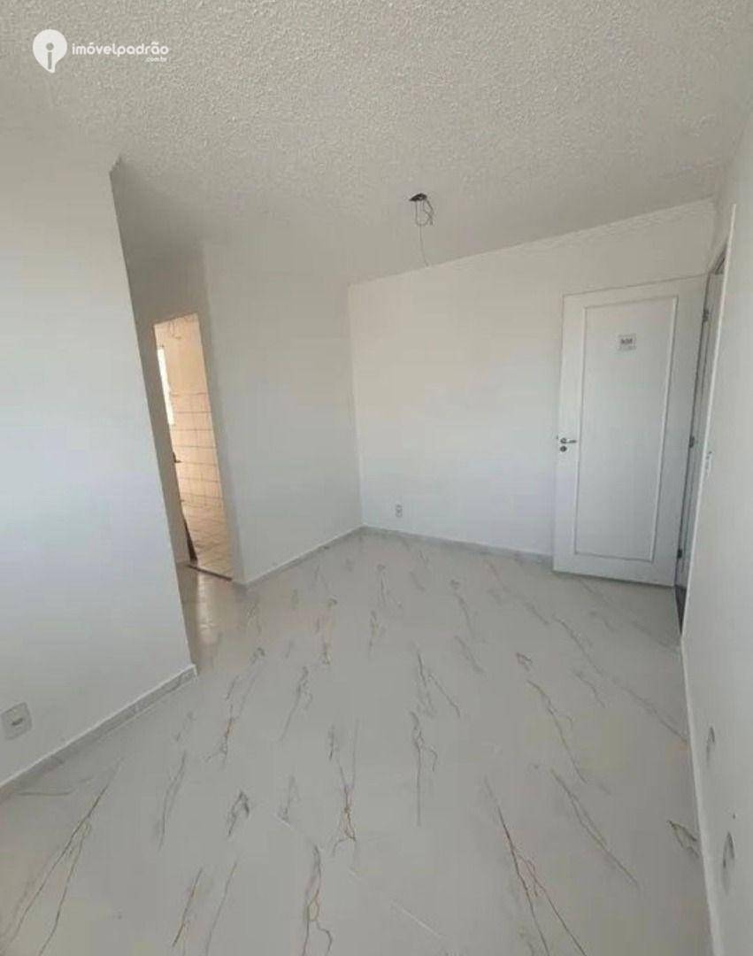 Apartamento à venda com 2 quartos, 46m² - Foto 3