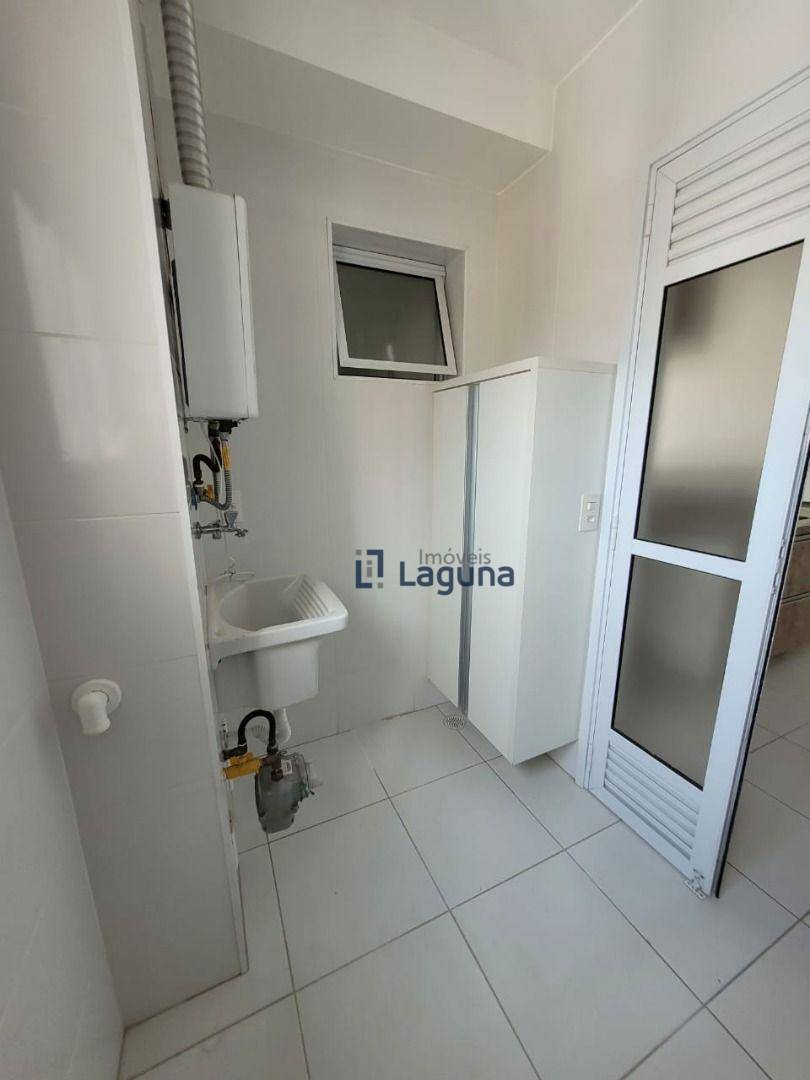 Apartamento para alugar com 3 quartos, 76m² - Foto 30