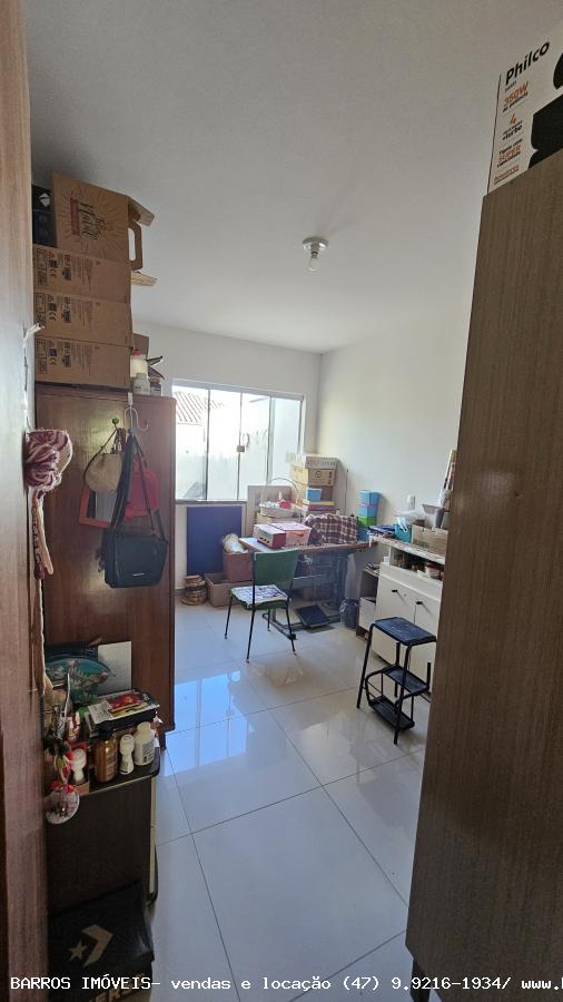 Casa à venda com 4 quartos, 97m² - Foto 14