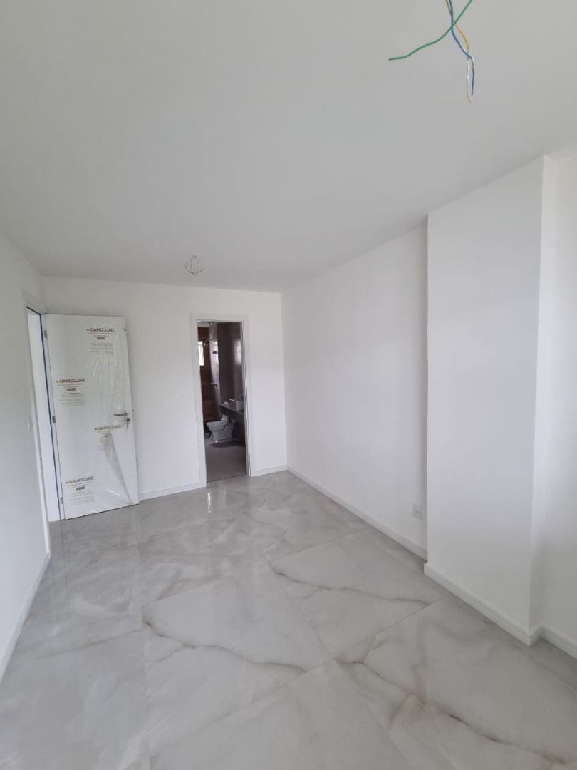 Apartamento à venda com 3 quartos, 110m² - Foto 3