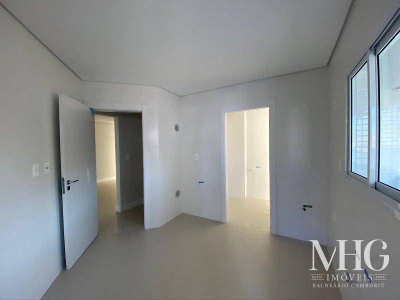 Apartamento à venda com 4 quartos, 160m² - Foto 7