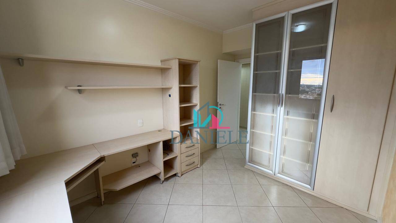 Apartamento à venda com 3 quartos, 168m² - Foto 7