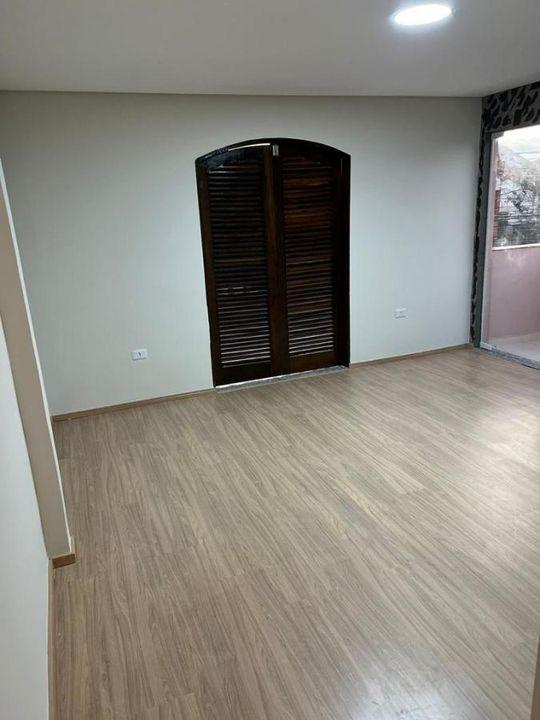 Casa à venda com 10 quartos, 250m² - Foto 2