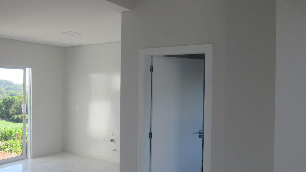 Casa à venda com 2 quartos, 120m² - Foto 4