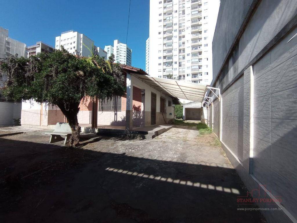 Casa para alugar com 3 quartos, 200m² - Foto 2